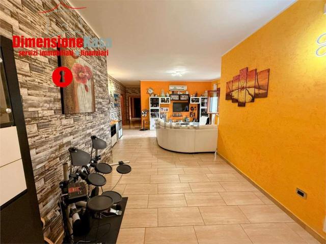 Appartamento in vendita di 130 m² in Via A. Rispoli, 20