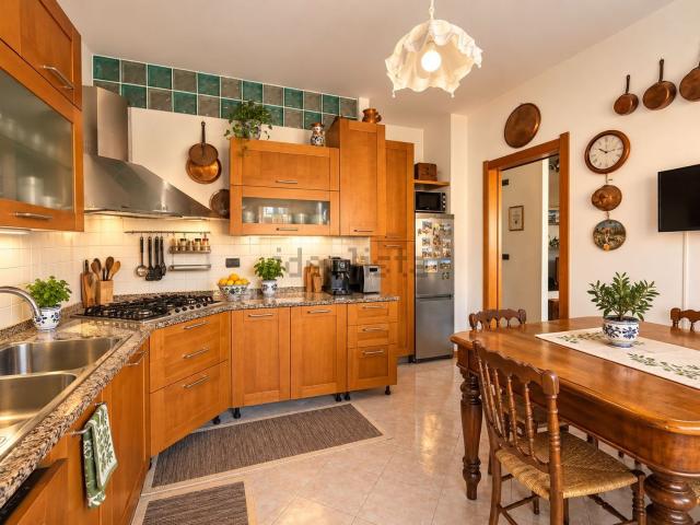 Appartamento in vendita di 130 m² in Via Antica Romana Orientale, 11