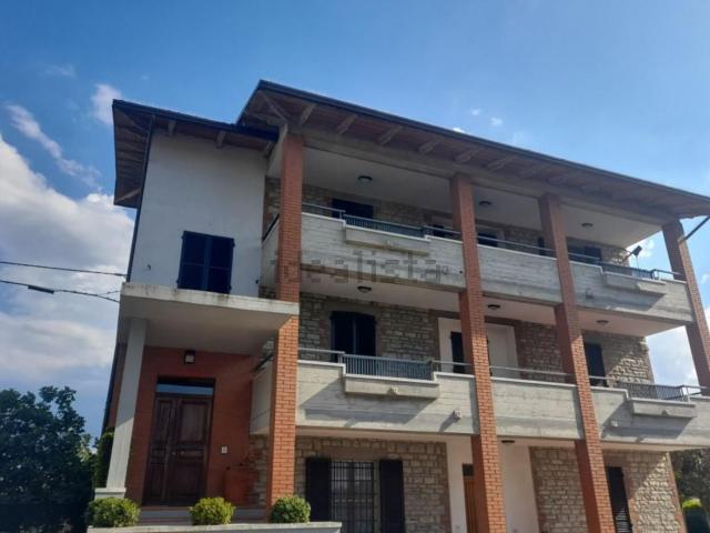 Appartamento in vendita di 130 m² in Via Antonio Gramsci, 11