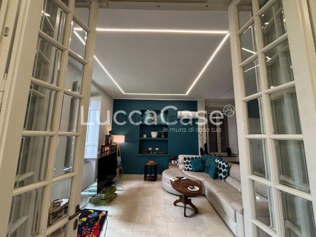 Appartamento in vendita di 130 m² in Via Angelo Orzali, 55100