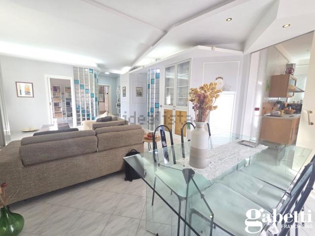 Appartamento in vendita di 130 m² in Via Albert Sabin