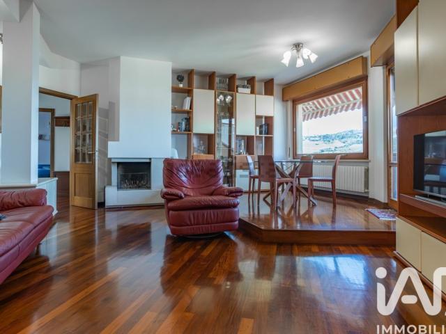 Appartamento in vendita di 130 m² in Via Alberto Trionfi, 11