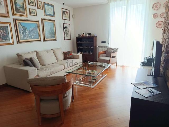 Appartamento in vendita di 130 m² in Via Alessandro Manzoni, 12