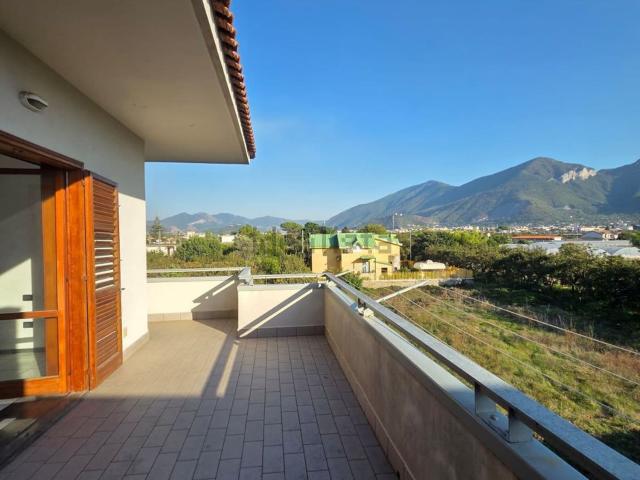 Appartamento in vendita di 130 m² in Via Alfonso Albanese II, 45