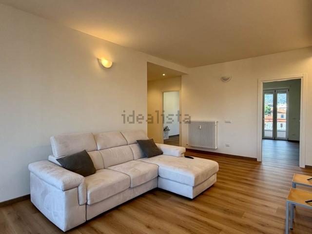 Appartamento in vendita di 130 m² in Via Aristide de Bonis, 44