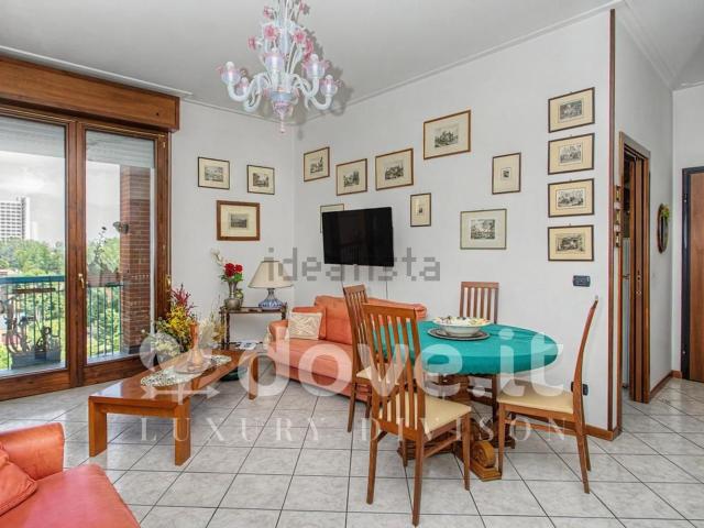 Appartamento in vendita di 130 m² in Via Athos Bellettini, 22