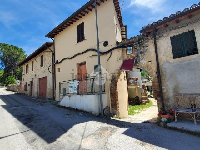 Appartamento in vendita di 130 m² in Via Bazzanese, 1