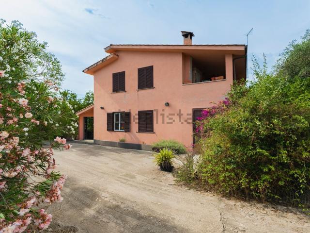 Appartamento in vendita di 130 m² in Via Baccanello, 8