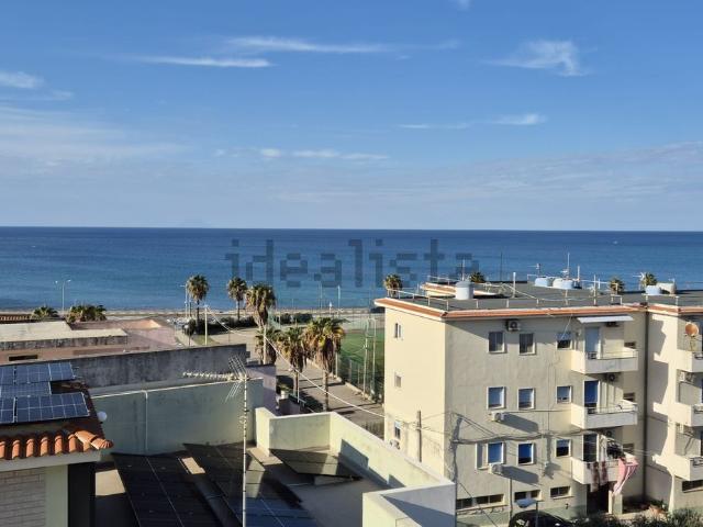 Appartamento in vendita di 130 m² in Via Baronia, 115
