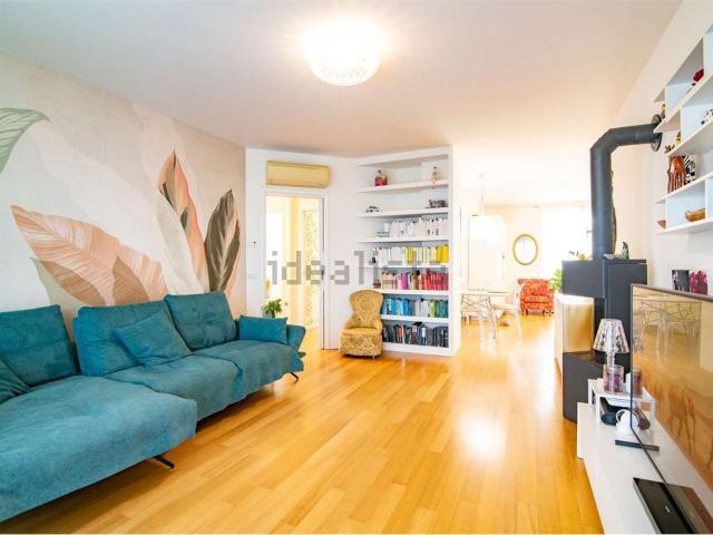 Appartamento in vendita di 130 m² in Via Baselica Bologna, 36
