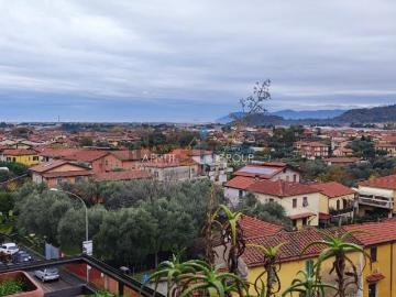 Appartamento in vendita a Via Benedetto Croce Carrara - Balcone