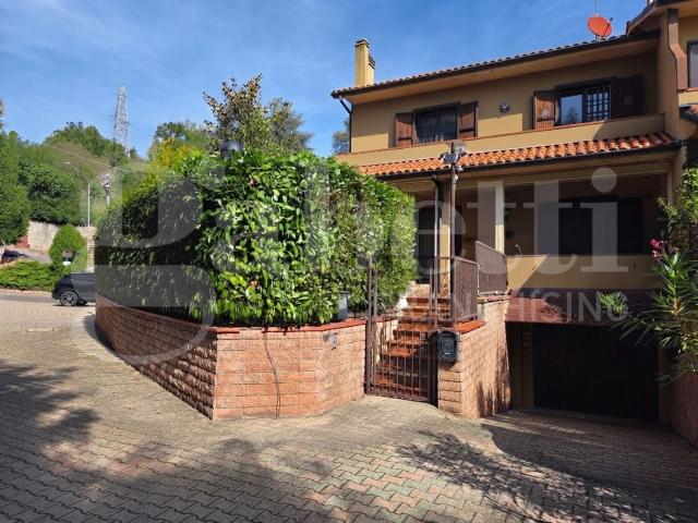 Appartamento in vendita di 130 m² in Via Brigata Stella Rossa, 1