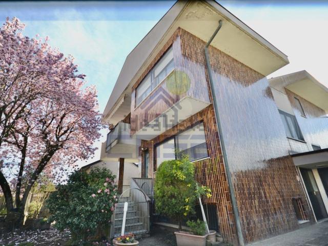 Appartamento in vendita di 130 m² in Via G. Mazzini