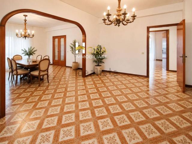 Appartamento in vendita di 130 m² in Via Gasparo Gozzi, 30