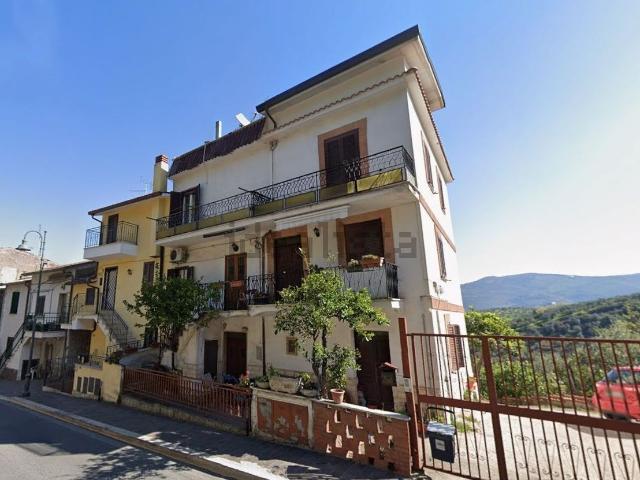 Appartamento in vendita di 130 m² in Via Giuseppe Garibaldi