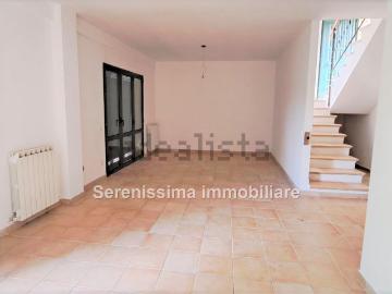 Appartamento in vendita di 130 m² in Via Giacomo Brodolini
