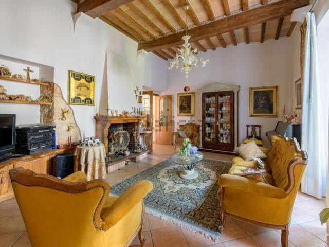 Appartamento in vendita di 130 m² in Via Giacomo Matteotti, 48