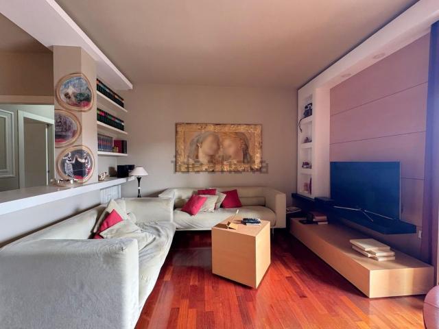 Appartamento in vendita di 130 m² in Via Gianleonardo Palombo, 14