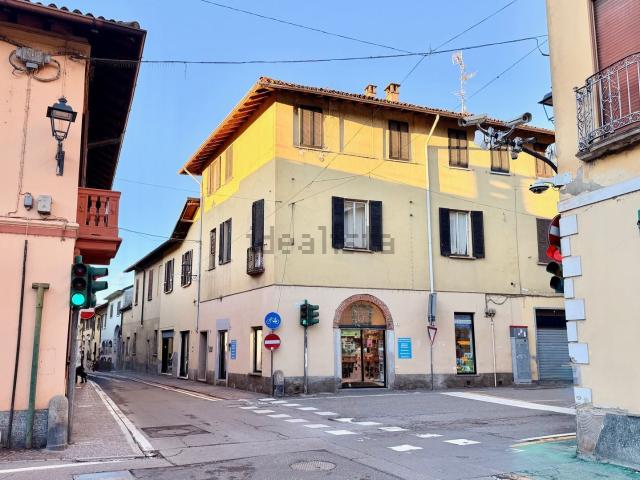 Appartamento in vendita di 130 m² in Via Gigi Borgomaneri, 53