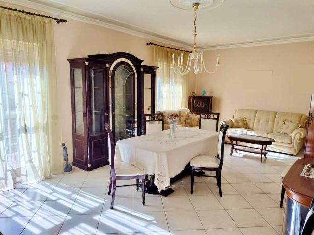 Appartamento in vendita di 130 m² in Via Giovanni Corsaro