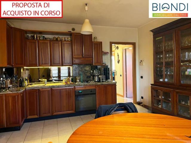Appartamento in vendita di 130 m² in Via Giovanni Battista Moroni