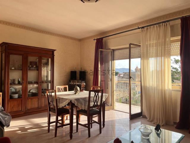 Appartamento in vendita di 130 m² in Via Grazia Deledda, 4