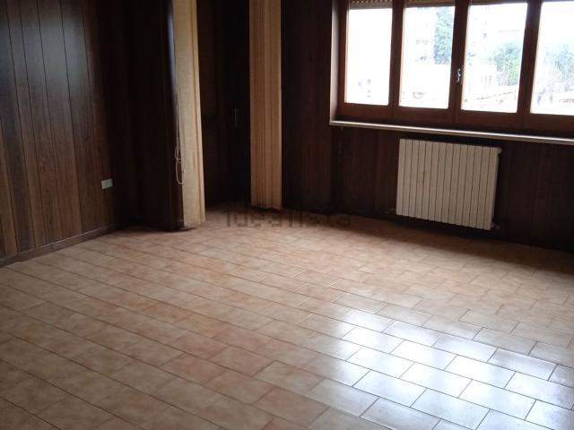 Appartamento in vendita di 130 m² in Via Dante Alighieri