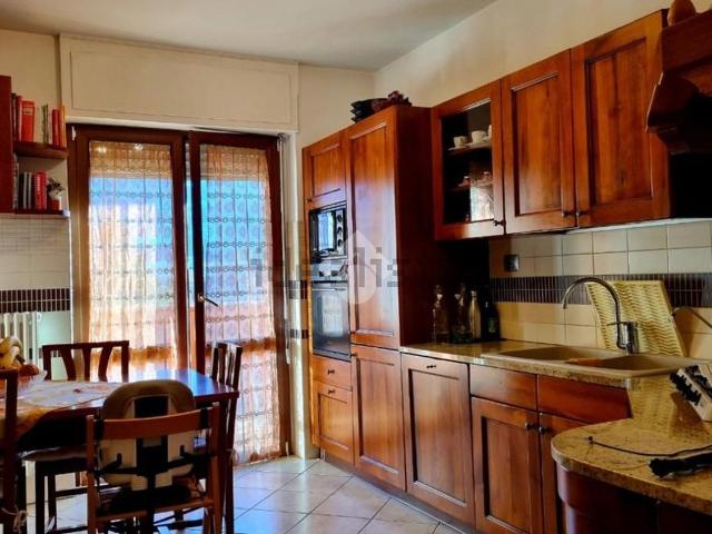 Appartamento in vendita di 130 m² in Via de Chevreres Gilles, 4