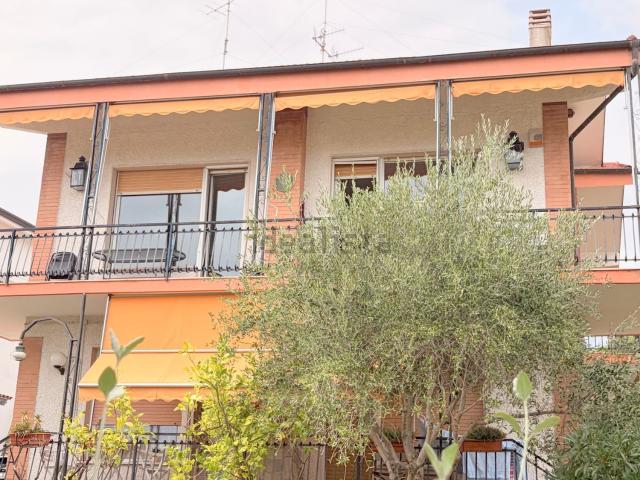 Appartamento in vendita di 130 m² in Via degli Alpini, 28