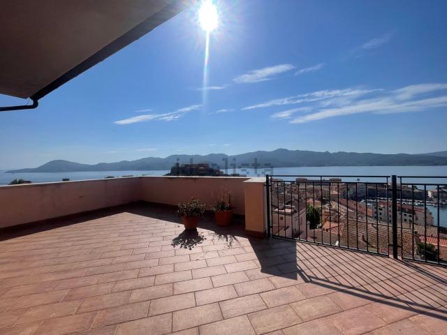 Appartamento in vendita di 130 m² in Via del Falcone, 2