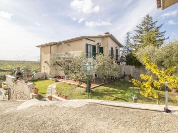 Appartamento in vendita di 130 m² in Via dell&apos Uliveto, 17