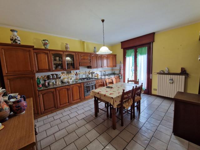 Appartamento in vendita di 130 m² in Via della Chiesa IX