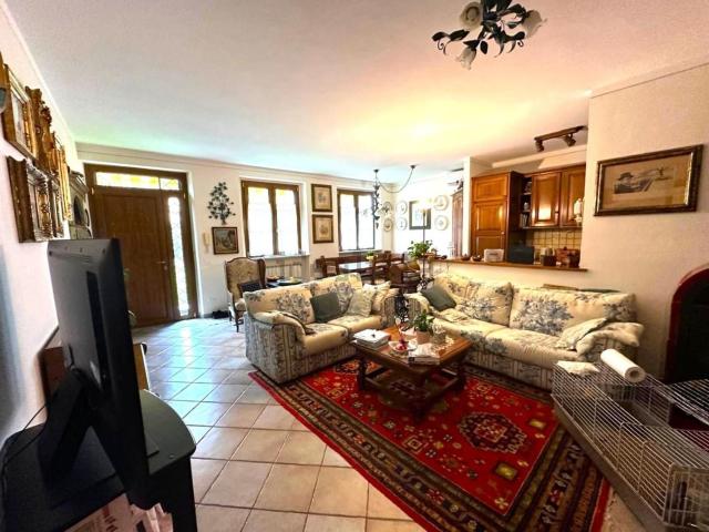 Appartamento in vendita di 130 m² in Via delle Ville Lammari