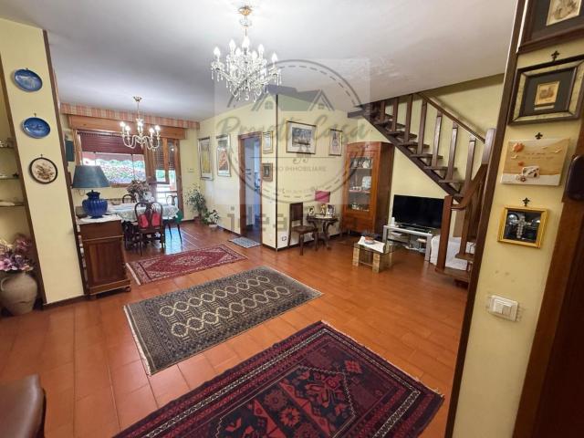 Appartamento in vendita di 130 m² in Via di Cori