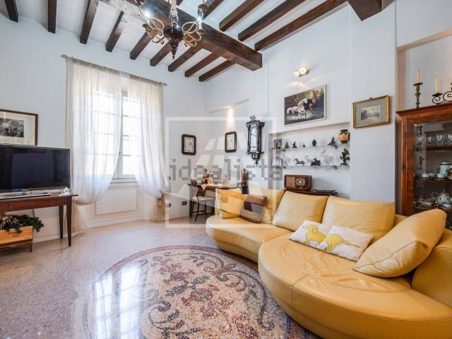 Appartamento in vendita di 130 m² in Via Emilia Est