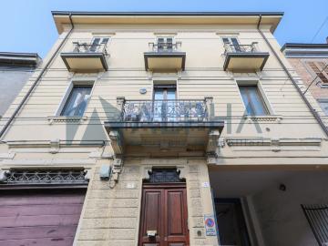 Appartamento in vendita di 130 m² in Via Eugenio Valzania
