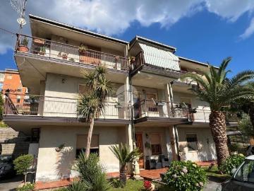 Appartamento in vendita di 130 m² in Via Eugenio Altomare, 8