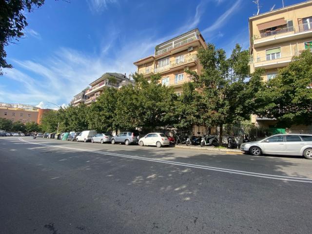 Appartamento in vendita di 130 m² in Via Fonteiana