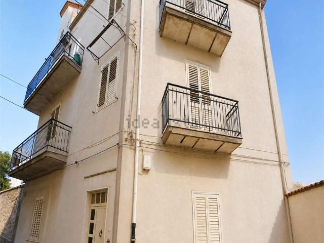 Appartamento in vendita di 130 m² in Via Ferreri Grazia, 54