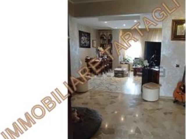 Appartamento in vendita di 130 m² in Via Francesco Baracca