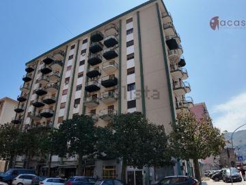 Appartamento in vendita di 130 m² in Via Francesco La Colla, 5