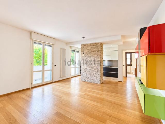 Appartamento in vendita di 130 m² in Via Francesco Scipione Fapanni, 9