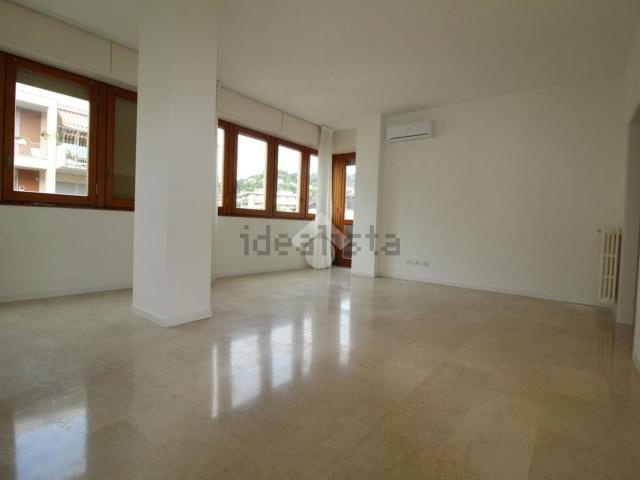 Appartamento in vendita di 130 m² in Via IV Novembre, 15
