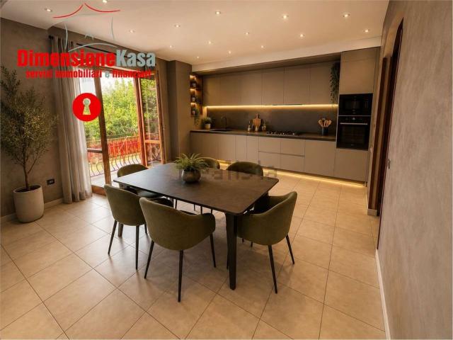 Appartamento in vendita di 130 m² in Via On. Francesco Napolitano, 207