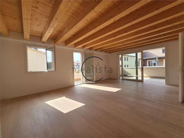 Appartamento in vendita di 130 m² in Via Oderzo