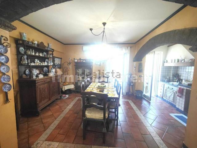 Appartamento in vendita di 130 m² in Via Ota