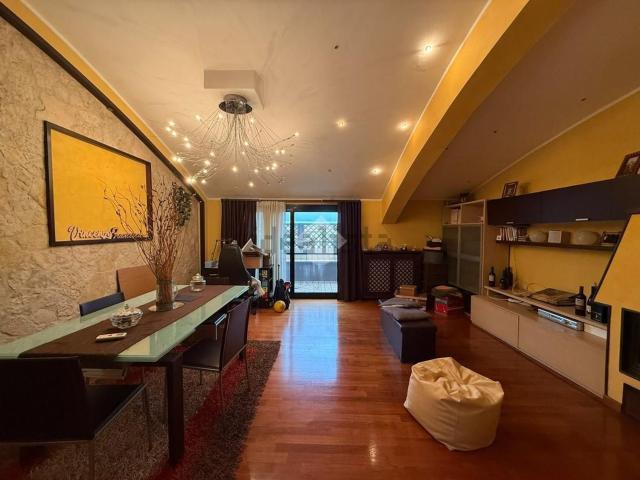 Appartamento in vendita di 130 m² in Via Lombardia, 64