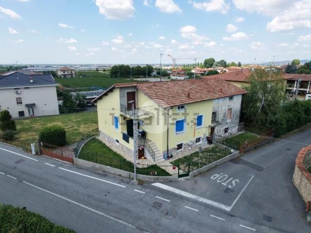 Appartamento in vendita di 130 m² in Via Laveni