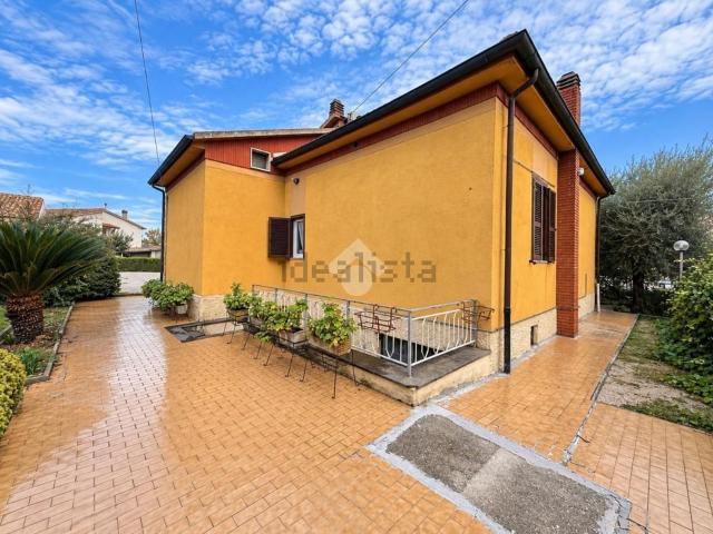 Appartamento in vendita di 130 m² in Via Lazio, 4