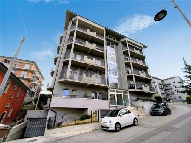 Appartamento in vendita di 130 m² in Via Monte Camicia, 14